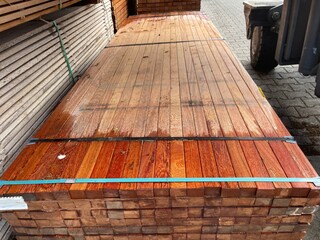 Ca. 180x Angelim Pedra Regels Geschaafd, 35x50mm, lengte 305cm